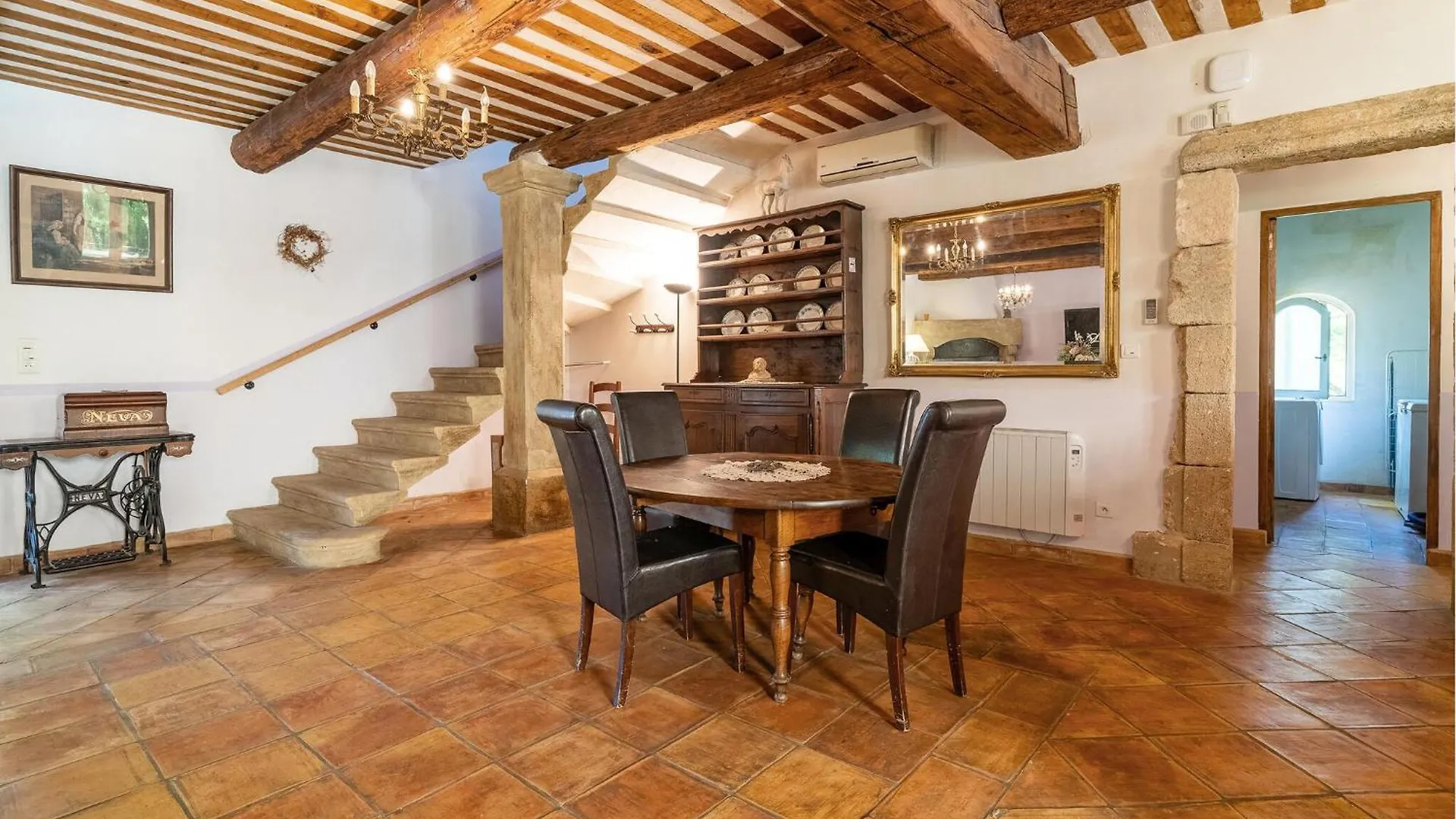 4 Bedroom Pet Friendly Home In Apt Γαλλία