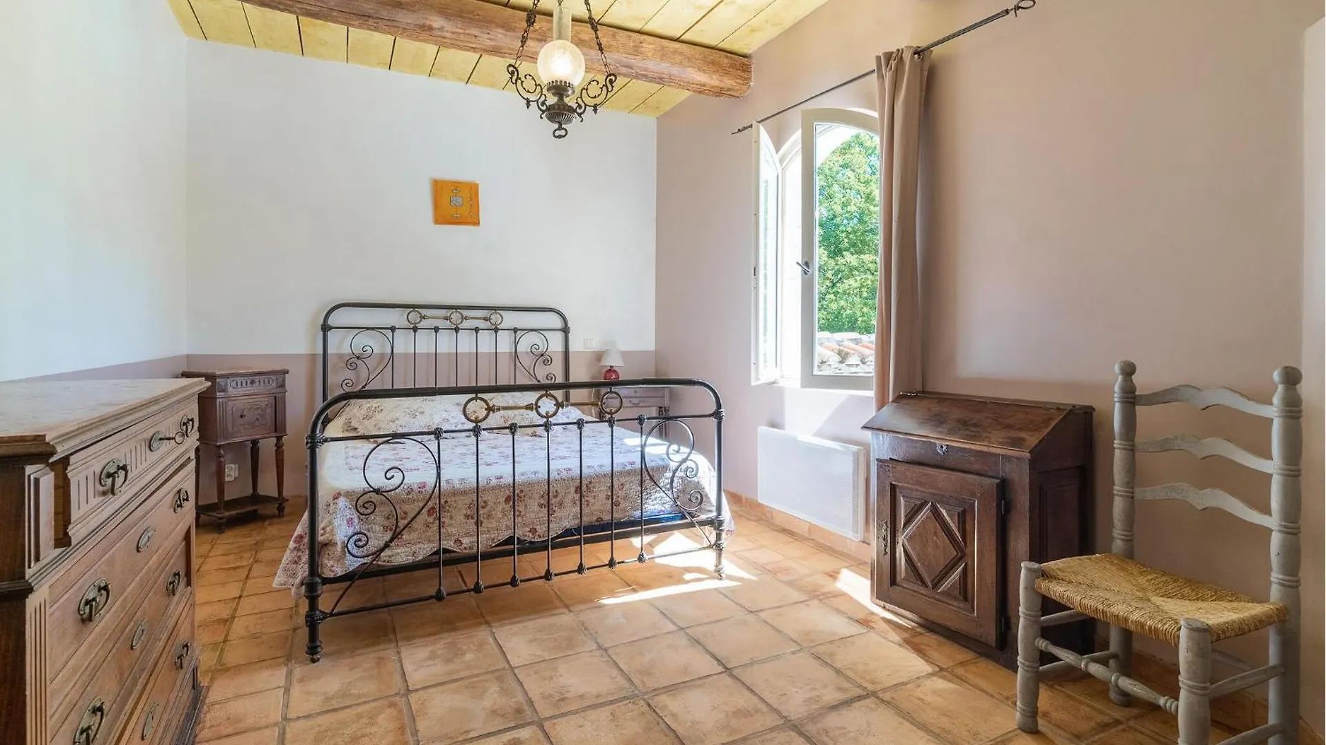 4 Bedroom Pet Friendly Home In Apt 0*,  Γαλλία